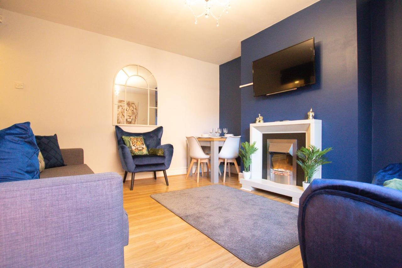 Lord Street - 2 Beautiful Apartments - Sleep Up To 14 Guests - By Rework Accommodation Chester Kültér fotó