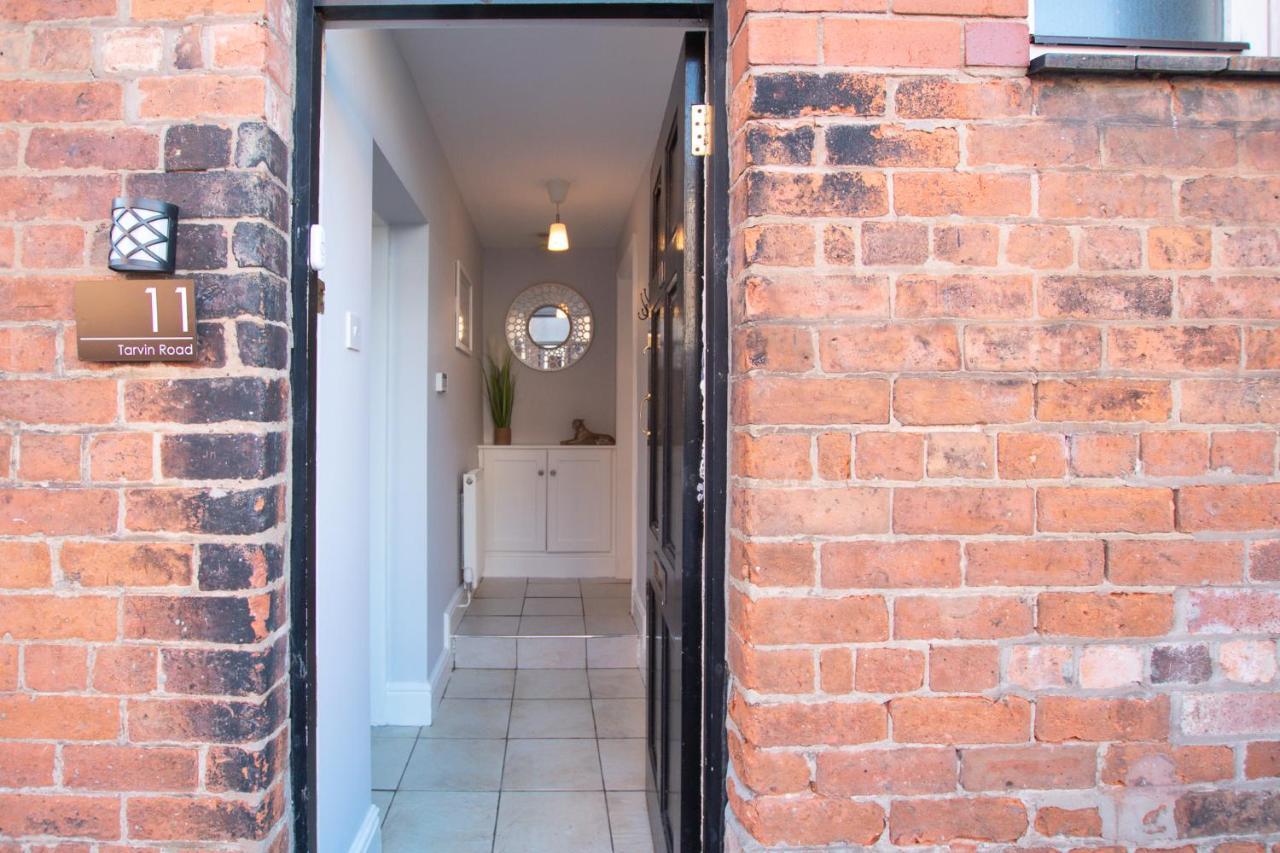 Lord Street - 2 Beautiful Apartments - Sleep Up To 14 Guests - By Rework Accommodation Chester Kültér fotó