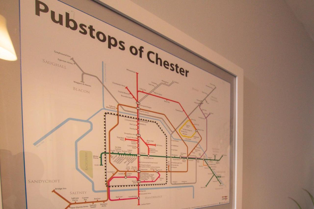 Lord Street - 2 Beautiful Apartments - Sleep Up To 14 Guests - By Rework Accommodation Chester Kültér fotó